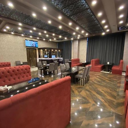 Vg Hotel Yerevan Bagian luar foto