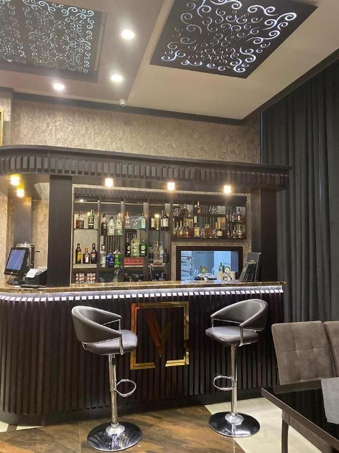 Vg Hotel Yerevan Bagian luar foto